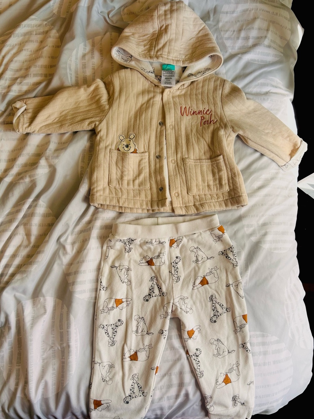 Disney Cream Winnie the Pooh Hooded Set